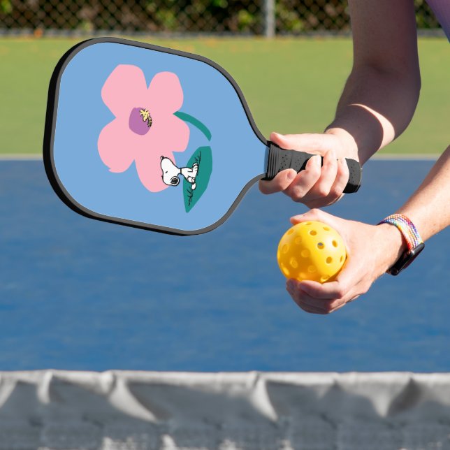 Erdnüsse | Illustrierung der Naturrosa Blume Pickleball Schläger (InSitu)