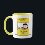 Erdnüsse | Lucy und der Arzt ist in Tasse<br><div class="desc">Beginnen Sie Ihren Tag mit einem Lächeln mit dieser Peanuts-Tasse, in der Lucy in ihrer ikonischen Rolle "Der Doktor ist in" steht. Diese Tasse ist perfekt für Kaffee, Tee oder Getränke jeder Wahl und bringt Lucy' spielerische Persönlichkeit in den Alltag. Eine lustige und nostalgische Wahl für Peanuts Fans.</div>