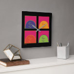 Erdnüsse | Moderne Pop Art ist Charlie Brown Quadratische Wanduhr<br><div class="desc">Karo in diesem farbenfrohen Pop Art Peanuts Design mit Charlie Brown.</div>