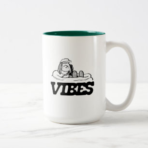 Erdnüsse   Peppermint Patty Vibes Zweifarbige Tasse