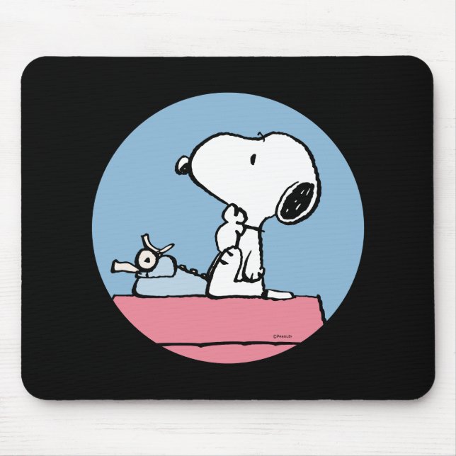 Erdnüsse | Snoopy bei der Schreibmaschine Mousepad (Vorne)