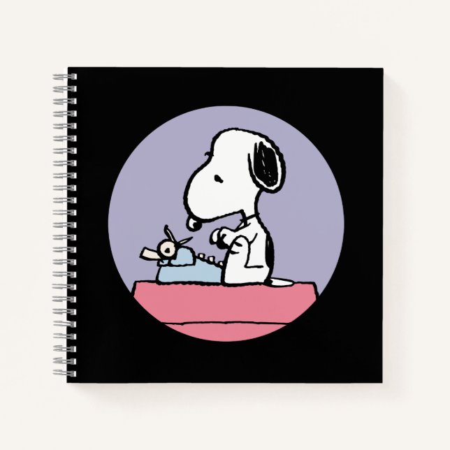 Erdnüsse | Snoopy bei der Schreibmaschine Notizbuch (Vorderseite)