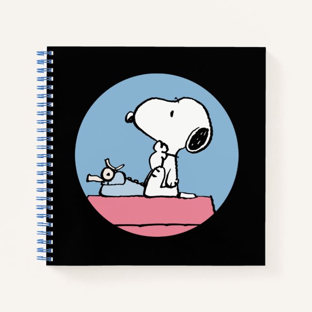 Erdnüsse | Snoopy bei der Schreibmaschine Notizbuch (Vorderseite)