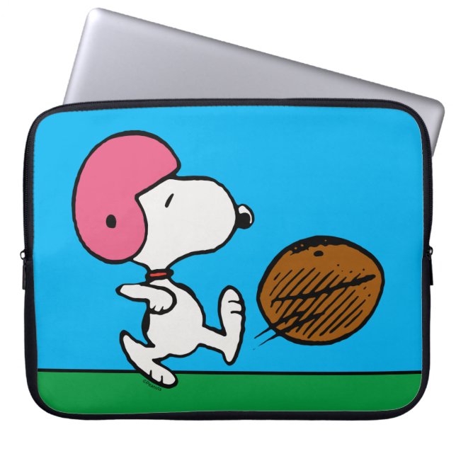 Erdnüsse | Snoopy Football Kicker Laptopschutzhülle (Vorderseite)