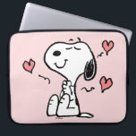 Erdnüsse | Snoopy Hearts Laptopschutzhülle<br><div class="desc">Karo dieses lustige Design von Peanuts mit Snoopy.</div>
