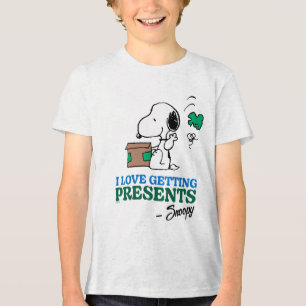 Erdnüsse Snoopy I Liebe Anbringen von Geschenken Tri-Blend Shirt