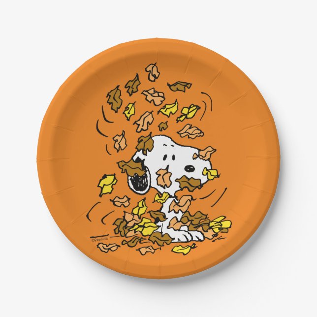 Erdnüsse | Snoopy Pile von Blätter Pappteller (Vorderseite)