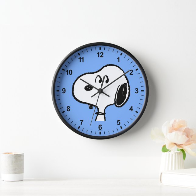 Erdnüsse | Snoopy sieht aus Uhr (Zuhause)