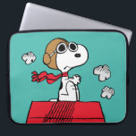 Erdnüsse | Snoopy the Flying Ace Laptopschutzhülle<br><div class="desc">Dieses niedliche Peanuts-Design zeigt Snoopy als Ass-Lektüre des Ersten Weltkriegs,  um den Roten Baron von Deutschland zu übernehmen.</div>
