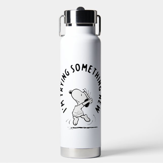 Erdnüsse | Snoopy versucht etwas Neues Trinkflasche (Vorderseite)