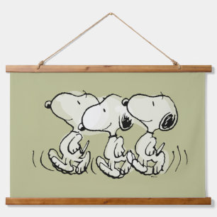 Erdnüsse   Snoopy Walking Tall Wandteppich Mit Holzrahmen