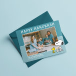 Erdnüsse | Snoopy & Woodstock Happy Hanukkah Feiertagskarte<br><div class="desc">Schicken Sie diese lustige "Peanuts"-Urlaubskarte. Personalisieren Sie mit Ihrem Foto.</div>