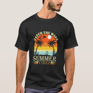 Erfasse die Sommerstimmung der Welle T-Shirt