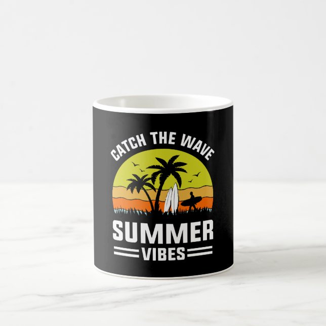 Erfasse die Sommerwelle Vibes Kaffeetasse (Mittel)
