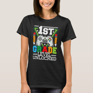 Erfolg auf dem Niveau der 1. Klasse freigeschaltet T-Shirt