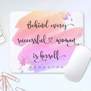 Erfolgreicher Name der weiblichen rosa Wasserfarbe Mousepad