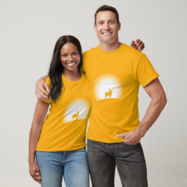 Erhabene Hirsch-Silhouette unter Mondlicht T-Shirt