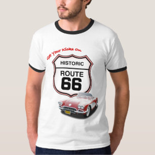 Erhalten Sie Ihre Tritte auf Weg 66--Rotes Auto T T-Shirt