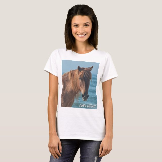 "Erhalten Sie wildem" Assateague wildes PferdeT - T-Shirt (Vorne ganz)