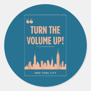 Erhöhen Sie Die Lautstärke Nyc Skyline Zohran Mamd Runder Aufkleber