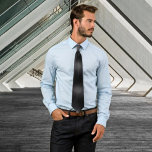 Erhöhen Sie Ihren Look: Krawatte aus schwarzem Met<br><div class="desc">Verwandeln Sie Ihre Kleidung mit dieser hyperrealistischen Schlips aus schwarzem Metall. Dieses elegante, moderne Design besticht durch seine Eleganz und seine Stärke. Es ist ideal für alle, die sich auf formellen Veranstaltungen einen kühlen Eindruck machen oder ihren täglichen Tragekomfort erhöhen möchten. Diese Krawatte, die für diejenigen mit einem einzigartigen Flair...</div>