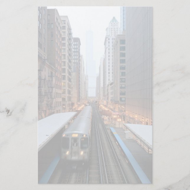 Erhöhte Schiene in im Stadtzentrum gelegenem Briefpapier (Vorderseite)