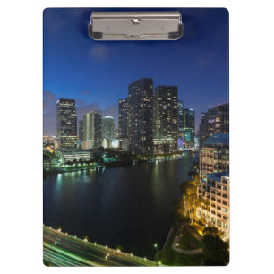 Erhöhte Stadtsilhouette von Brickell Key Klemmbrett