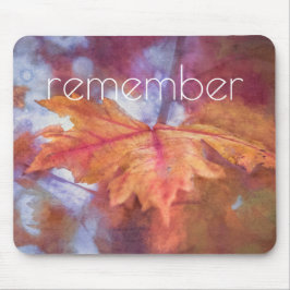 Erinnern Sie sich an das Foto Herbst-Ahornblätteru Mousepad
