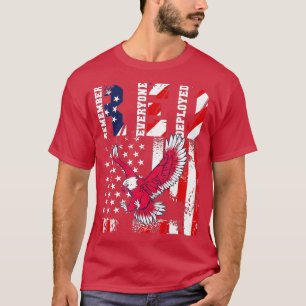 Erinnern Sie sich an jeden Veteran Deployed RED Fr T-Shirt