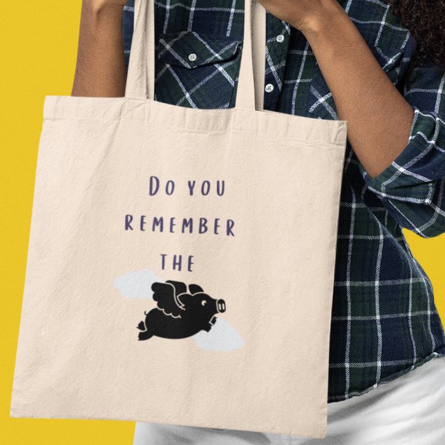 Erinnerst du dich an das fliegende Schwein? Nostal Tragetasche (Get your flying pig tote now and relish the memories!)