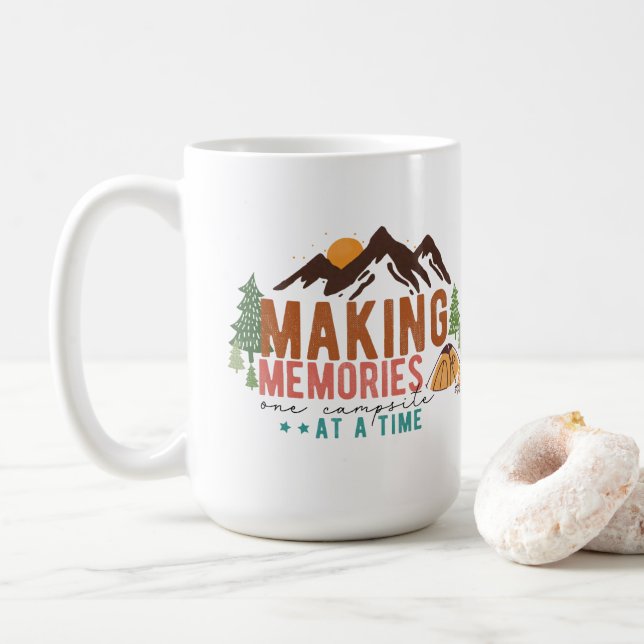 Erinnerungen machen - Ein Campingplatz zur selben  Kaffeetasse (Mit Donut)