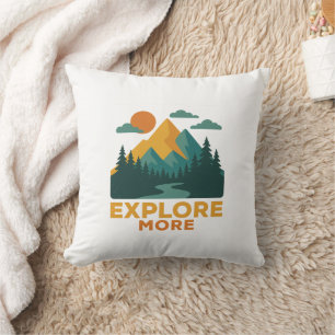 Erkunden Sie mehr - Retro Mountain & Forest Advent Kissen