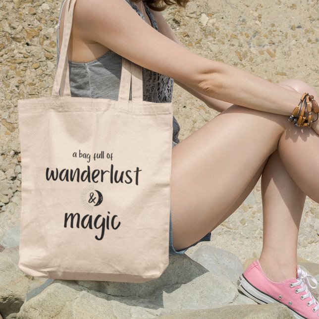 Erkunden Sie mit Wanderlust und Magic Adventure Tr Tragetasche (Shop now and get ready to wander, dream, and create your own magic!)