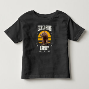 Erkundung des Familienabenteuers Kleinkind T-shirt