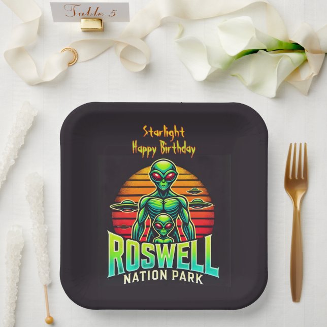 Erleben Sie Roswell's Cosmic Adventure Park! Pappteller (Hochzeit)