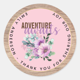 Erlebnis erwartet rustikale violette Blumen Babydu Runder Aufkleber