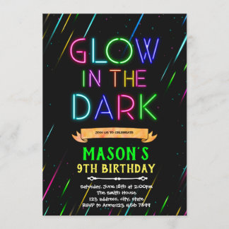 Erleuchtung der dunklen Einladung zum Geburtstag