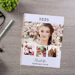Ernennungen für das Lavendel-Foto 2025 Planer<br><div class="desc">Erstellen Sie Ihre eigene,  einzigartige Collage aus Foto. Verwenden Sie vier,  vier von Ihrem Lieblings-Foto. Personalisieren und ein Jahr,  Name und Text. Ein Lavendel,  violetter Hintergrund,  schwarzer Text.</div>