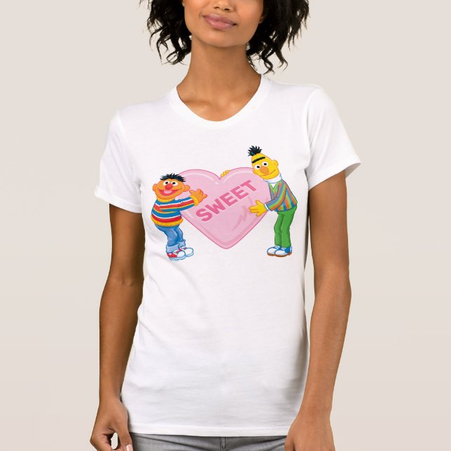 Ernie & Bert Big Valentine's Heart T-Shirt (Vorderseite)