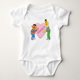 Ernie & Bert großes Herz zum Valentinstag Baby Strampler