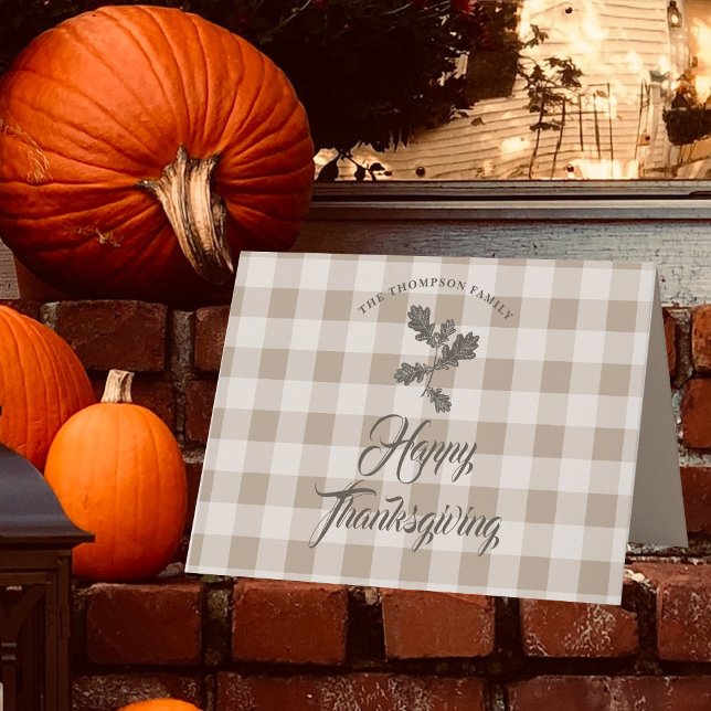 Erntedank Dankbarkeit Familienname Taupe Kariert Feiertagskarte (Thanksgiving Gratitude Family Name Taupe Plaid Holiday Card)
