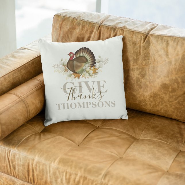 Erntedank Danke Fall Personalisiert Kissen (A thanksgiving watercolor turkey throw pillow. )