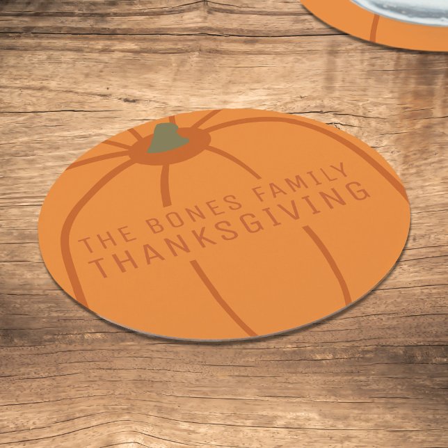 Erntedank Moderner Orange Pumpkin Untersetzer (A fun pumpkin inspired paper coaster with space for your family name)