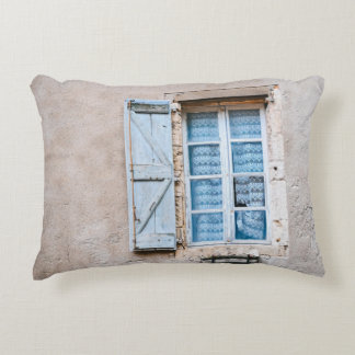 ERÖFFNETES FENSTER DEKOKISSEN
