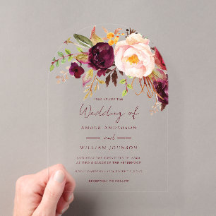 Errötende Burgunder Florale Hochzeit Acryleinladungen