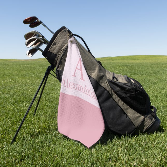 Errötender Staubiger Rosa Monogramm Anfangsbuchsta Golfhandtuch (Gras)