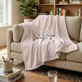 Errötendes Rosa Grau Script Monogramm Name Fleecedecke