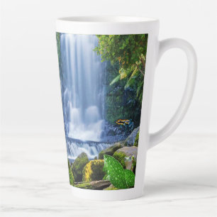 Erstaunlicher Regenwald und Tiere Milchtasse