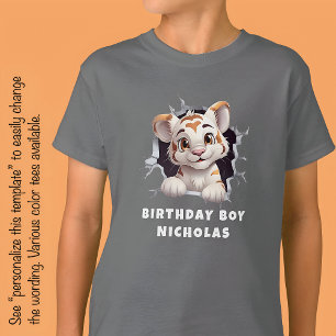 Erstaunlicher Spaß Tigerjunges schaut aus Loch her T-Shirt