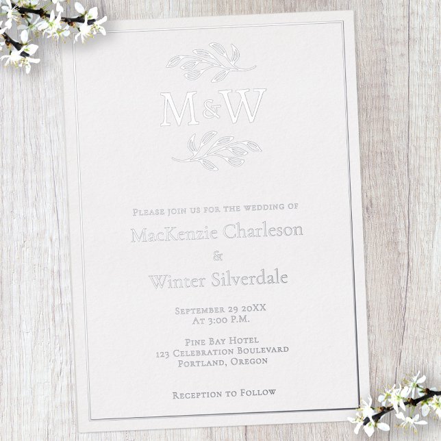 Erste Einsätze für Hochzeitscoupel Minimalistisch  Folieneinladung (Modern silver foil wedding invitation couple monogram initials and botanical leaf sprig line art)